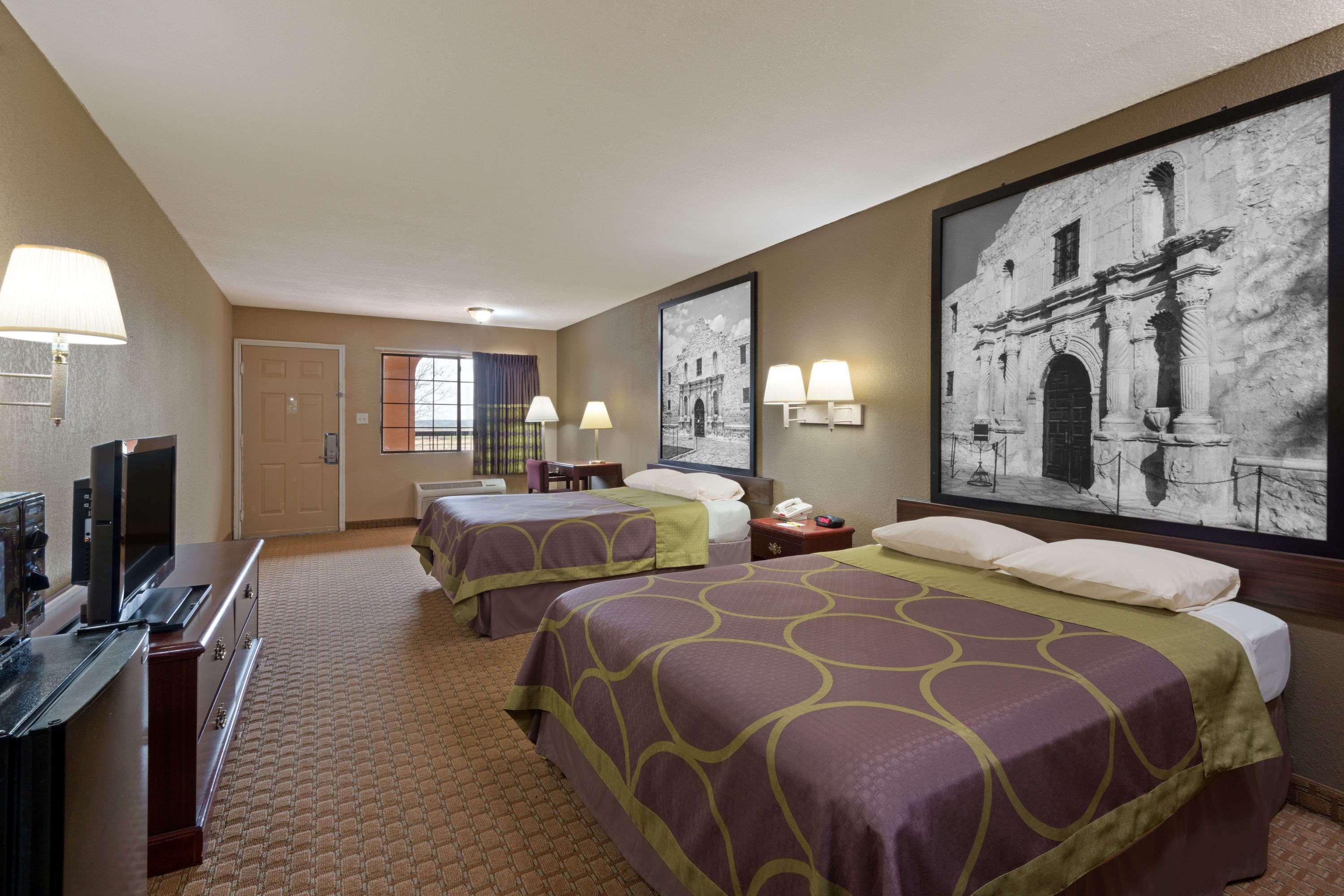 Super 8 By Wyndham San Antonio/Riverwalk Area Exterior photo