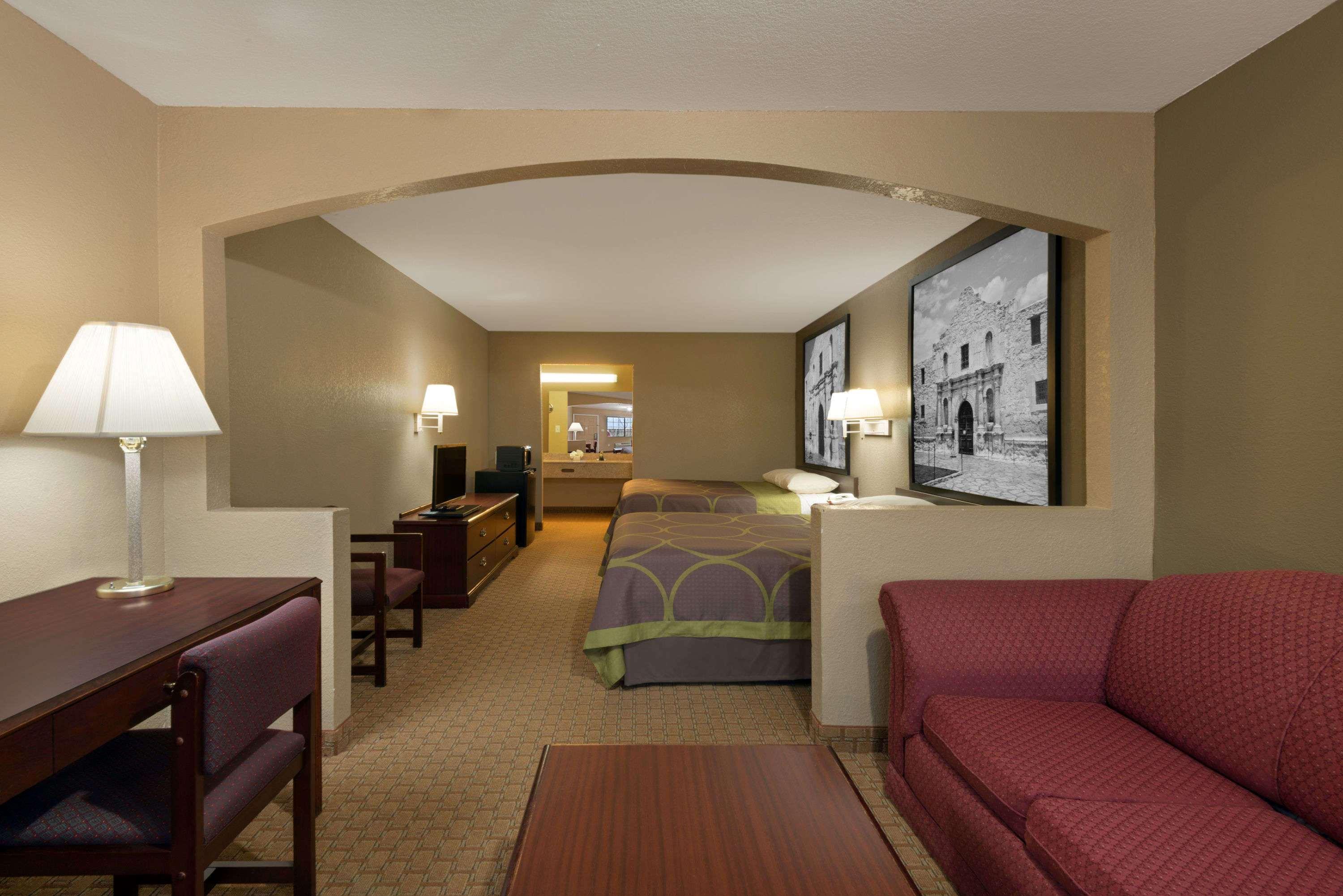 Super 8 By Wyndham San Antonio/Riverwalk Area Exterior photo