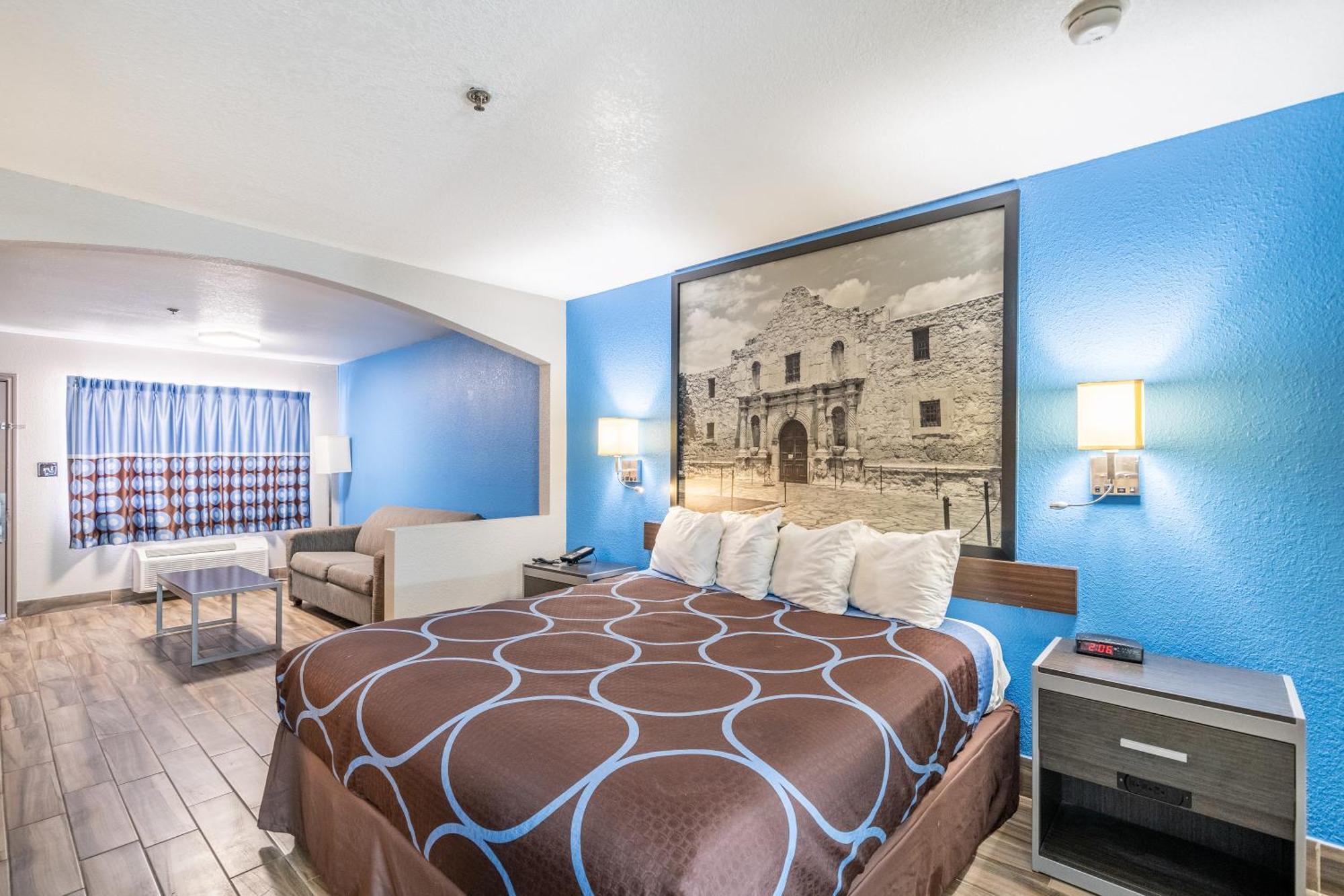 Super 8 By Wyndham San Antonio/Riverwalk Area Exterior photo