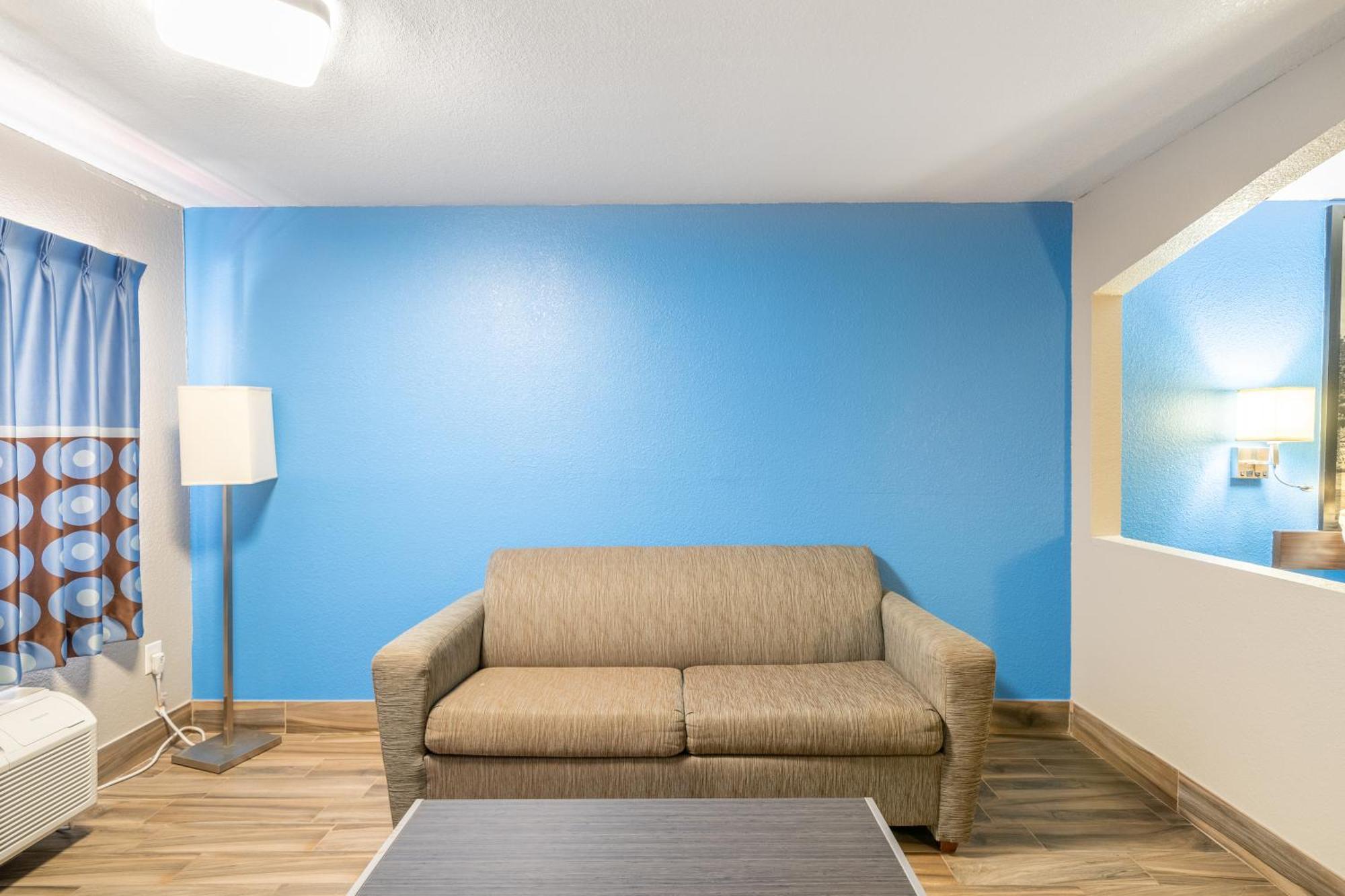 Super 8 By Wyndham San Antonio/Riverwalk Area Exterior photo