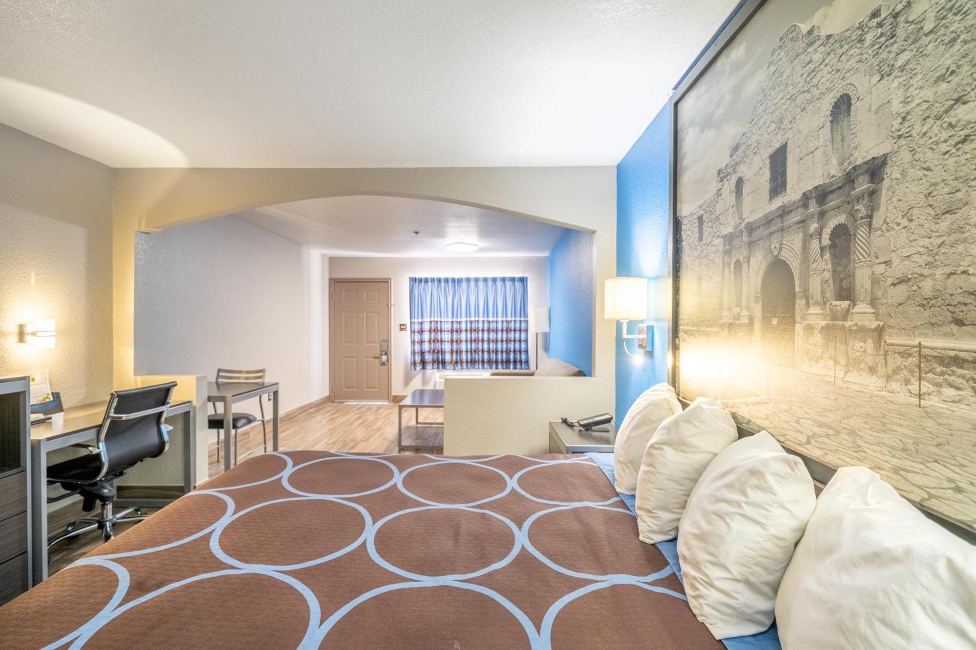 Super 8 By Wyndham San Antonio/Riverwalk Area Exterior photo